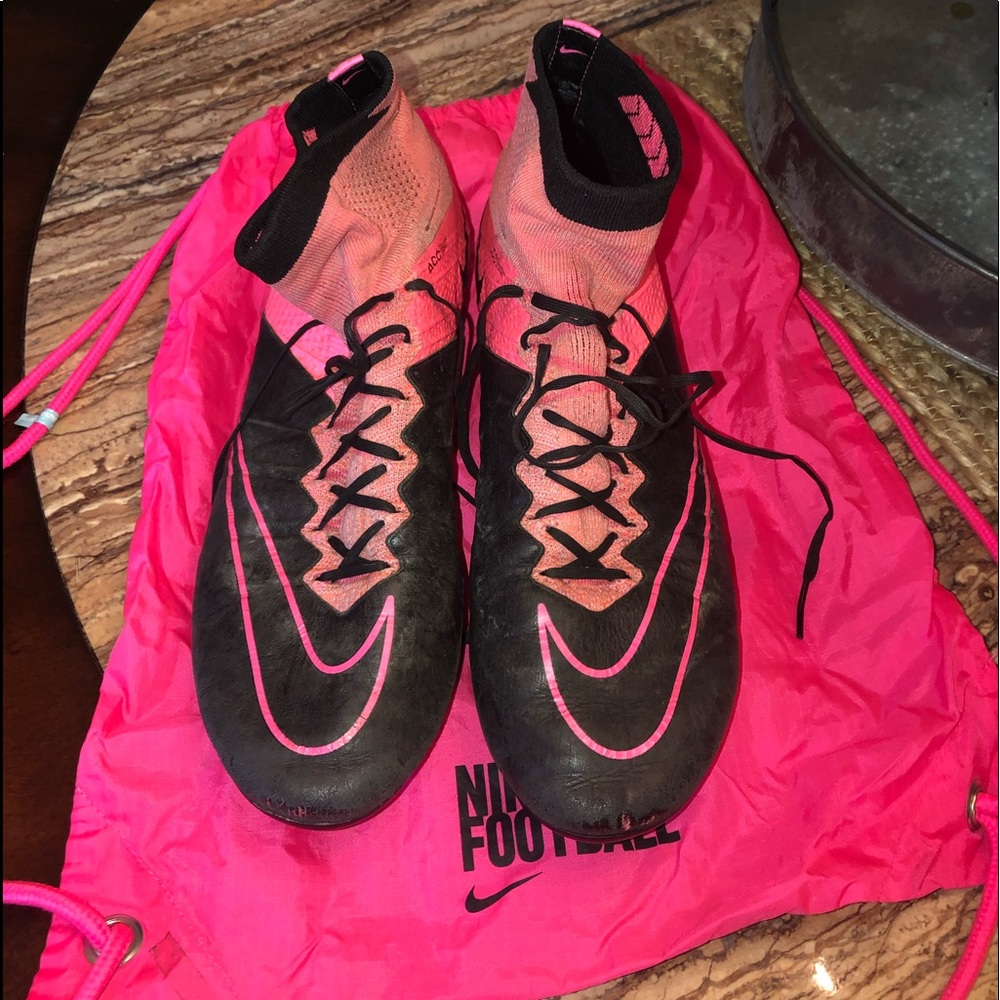 NIKE CLEATS us men’s 8